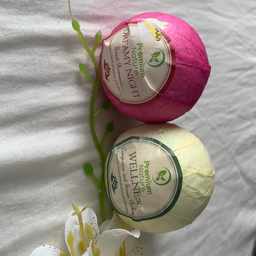 ✨FREE ADD ON✨ 2 Bath bombs